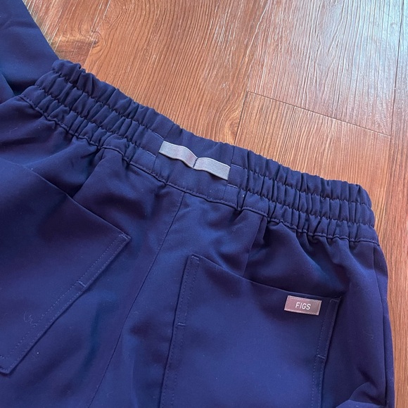 NWT Figs High Waisted Dowa Scrub Pants - Picture 4 of 4